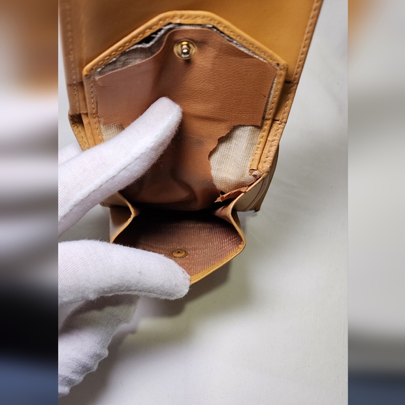 Celine Snap Bi-Fold Wallet - Picture 4 of 15